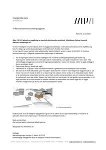 Et fotografi som viser en 3D-modell av en bygning (naust) med omgivende terreng og nabobebyggelse. Bildet er brukt som illustrasjon i en e-post om en byggesak.
