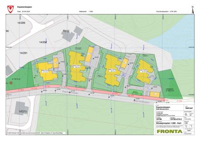 Situasjonsplan som viser tomtens grenser, naboeiendommer, veier, høydemålinger og plassering av planlagte bygninger.