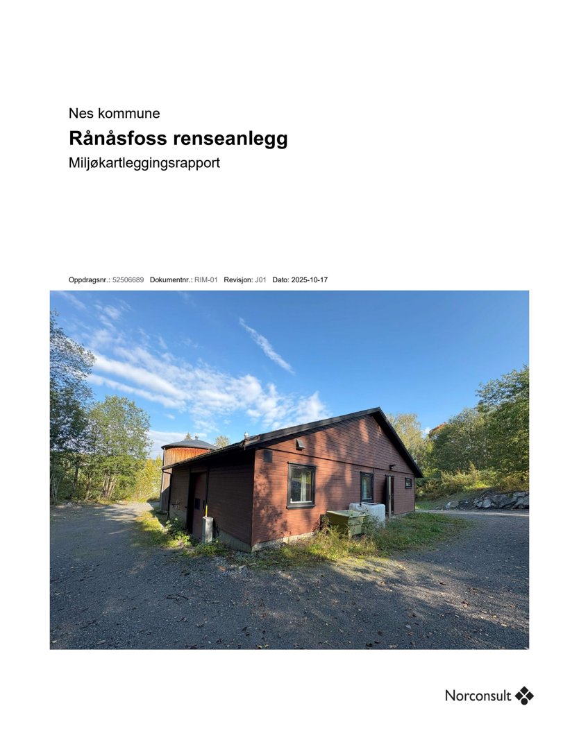 Fotografi av Rånåsfoss renseanlegg, en liten bygning i en skogkantet omgivelser.