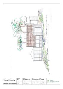 Fasadetegning (Nord-vest) av en frittliggende bolig med tegnet detaljering av materialer og omgivende terreng.