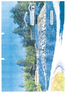 Fotografi av en eksisterende natursteinsmur ved en bygning, med annotasjoner som viser 'Eksisterende mur' og 'Ny natursteinsmur'.