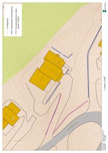 Situasjonsplan som viser tomtens form, høydeforhold (konturlinjer), eksisterende og planlagte veggmurer, samt nabolagets forhold.