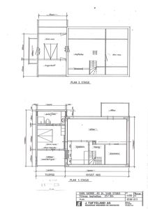 Plantegning som viser romfordeling og dimensjoner for 1. etasje (eksisterende hus) og 2. etasje (tilbygg).