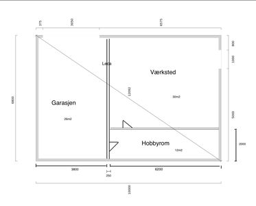 Etasjeplan som viser romfordeling i en garasje med områder for 'Garasjen', 'Værksted' og 'Hobbyrom', samt dimensjoner og veggtykkelser.