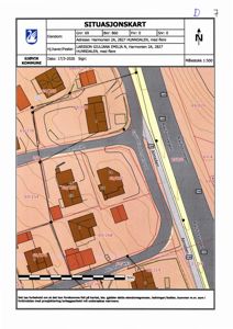 Situasjonskart som viser eiendomsgranser, naboeiendommer, veier og topografi for eiendommen Harmonien 2A.