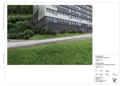 Fotografi av en bygning (Münsterbekken borettslag) sett fra en lav vinkel mot en bakke med grøft og busker.