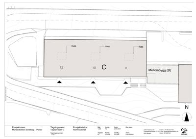 Etasjeplan (takplan) for blokk C i et borettslag, som viser romfordeling, riveområder og tilstøtende bygg.