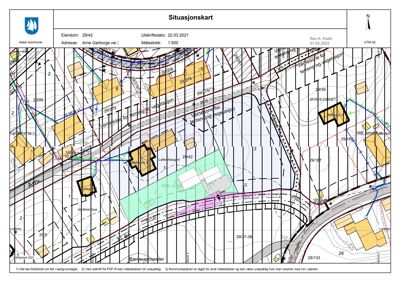 Situasjonskart som viser eiendomsgrenser, naboeiendommer, vegnett og bygningssituasjon.