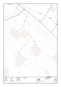 Situasjonsplan som viser tomtens form, høydemålerlinjer (konturlinjer), eksisterende bygg, vegforhold og vannveier.