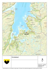 Et områdekart (situasjonskart) som viser topografi, vannmasser, veier og stednavn i et geografisk område. Kartet er merket med 'Områdekart' og har en målestokk på 1:250000.