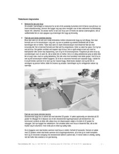 Fotografi av en planlagt arkitektonisk løsning: et flatt tak med glass og trapp som forbinder to bygg, sett fra en høyde.