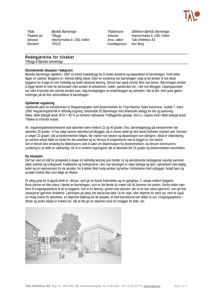 Et svart-hvitt fotografi av en arkitektonisk modell eller en tegning som viser et utendørs område med en bygning i bakgrunnen.