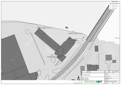Situasjonsplan som viser bygningers plassering i forhold til vei (Vistvegen, Strynefjellvegen), terrengform og eksisterende infrastruktur.