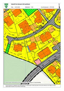 Kartutsnitt (situasjonskart) som viser eiendomsgrenser, bygninger, veier og topografi.