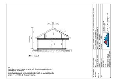 Snittegning (SNITT A-A) som viser bygningens tverrsnitt med mål på høyder, takhøyde og konstruksjonsdetaljer.