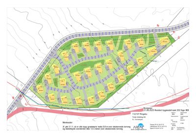 Situasjonsplan som viser etasjeplanlegging for en boligfeltutvikling, med plassering av grunnmurer, veier og høydekurver.