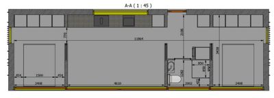 Snittegning (A-A) som viser tverrsnittet gjennom et rom, med mål på høyder, døråpninger og innredning.