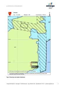 Kart som viser plassering av et bygg (rektangel) på en tomt med vannkantar. Kartet har koordinatsystem, målestokk og nordpil.