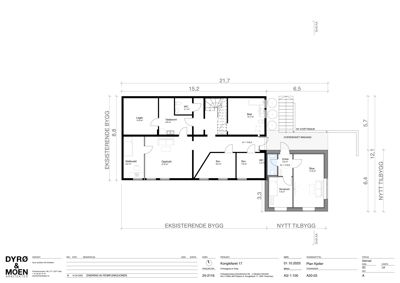 Etasjeplan som viser romfordeling, mål og bygningsstruktur for en bolig.