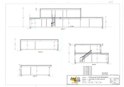 En tegning som viser snittegninger (Snitt A-A, B-B, C-C, D-D) av en bygning med mål og detaljer.