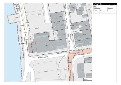 Situasjonsplan som viser tomtens plassering i forhold til nabolag, gater (Sjøgata, Eldgata, Rådhusvegen) og vann (Sjøgata).