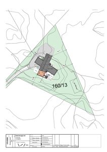 Situasjonsplan som viser tomtegrenser, topografi (konturlinjer), eksisterende og planlagt bebyggelse, samt eiendomsnummer (160/13).