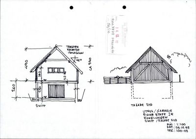 Tegning som viser et tverrsnitt (snitt) gjennom en uthus/garasje, med mål og konstruksjonsdetaljer.