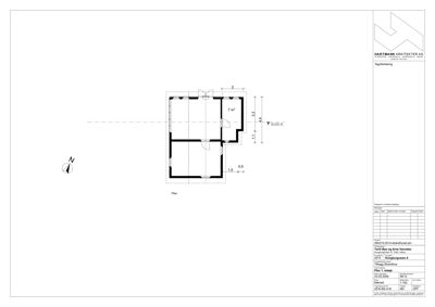 Etasjeplan (Plan 1. etasje) som viser romfordeling, dimensjoner og orientering for en bygning.