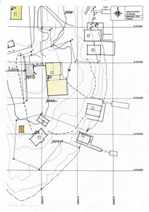 Situasjonsplan som viser tomtens form, høydeforhold (konturlinjer), nabotomter og bygningsplasseringer med tilhørende eiendomsnummer.