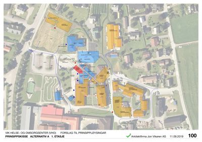 Situasjonsplan som viser tomtens beliggenhet, omgivende infrastruktur, parkeringsplasser og forslag til plassering av nye bygg (fargekodet) i forhold til eksisterende bygninger.