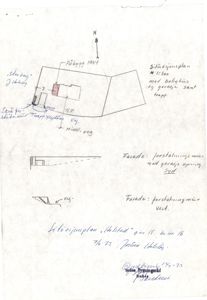 Situasjonsplan med tegninger av fasader og en håndskrevet notatblokk.