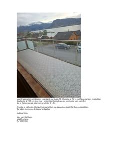 Fotografi av en utvidet veranda med glassruter og utsikt over Rosendal.