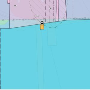 Situasjonsplan som viser etasjeplaner, høyder (848), og en markert tomt eller byggefelt med en pinne.