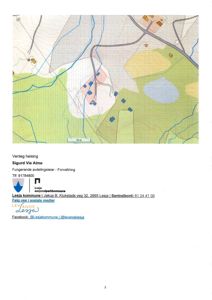 Situasjonsplan som viser tomtens form, grenser, vegnett og omgivende terreng.