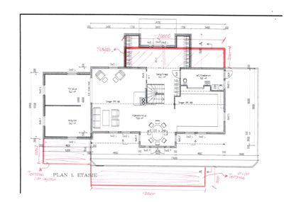 Etasjeplan (PLAN 1. ETASJE) med romfordeling, dimensjoner og håndtegnede notater om terrasser.