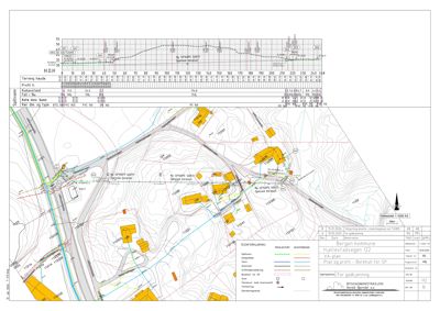 Situasjonsplan med tomtetegning, bygningsspor, vegnett og høydemålerkurver for Hjellesdadvægen 122.