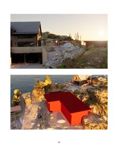 Bildet viser to fotografier av en eksisterende bygning på en kysttomte. Øverste bilde er et nærbilde, mens nederste bilde viser bygningen i situasjon med en 3D-modell (rød) overlappet på bildet.