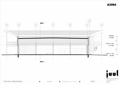 Snittegning (SNITT 4) som viser bygningens tverrsnitt, høyder og konstruksjon.