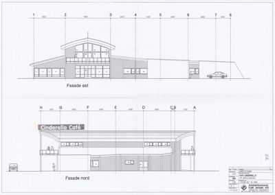 Tegning som viser fasadene (opprikk) av en bygning sett fra øst og nord, med mål og detaljer.