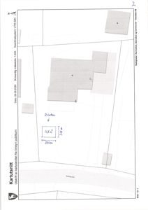 Situasjonsplan (kartutsnitt) som viser tomtens grenser, bygningers plassering og en håndskrevet markering av en 'Drivhus' med mål.