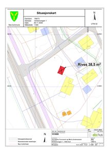 Situasjonskart som viser eiendomsgrunn, eksisterende og nye kotelinjer, samt en markert del som skal rives.