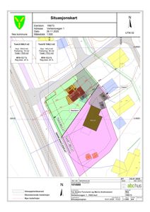 Situasjonsplan som viser tomtens grenser, nabotomter, eksisterende og nye bygninger, samt arealopplysninger (BYA, Reg.best.).