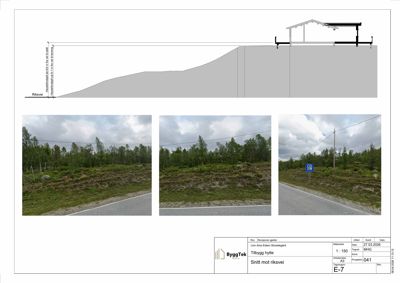 Snittegning (E-7) som viser bygningens høyde i forhold til terrenget og riksveien, med tre fotografier av den faktiske tomta under snittet.