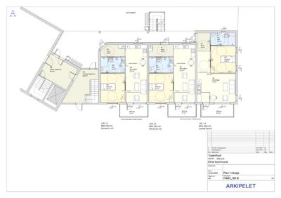 Etasjeplan for 1. etasje som viser romfordeling, arealer og plassering av trapp og heis.