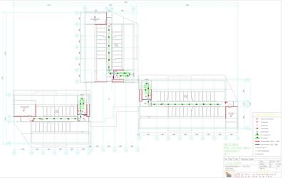 Etasjeplan eller romfordeling for en bygning, med romskille, dører og tekniske installasjoner markert.