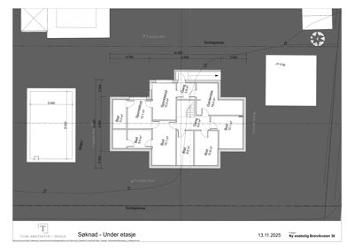 Etasjeplan for underetasjen av en bolig, som viser romfordeling, dører, trapp og mål.