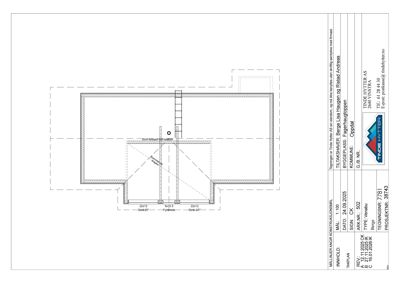 Byggeplan (etasjeplan) som viser romfordeling, vegger og dører for en bygning.