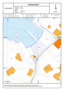 Situasjonskart som viser eiendomsforhold, naboeiendommer, veier og topografi for et område i Hvaler.