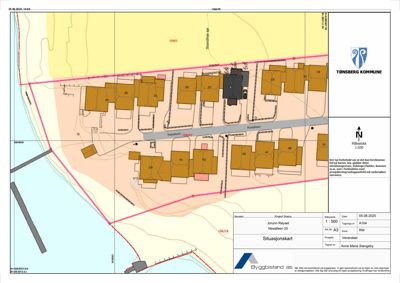 Situasjonskart som viser tomtens beliggenhet, naboeiendommer, veier og bygningers plassering.