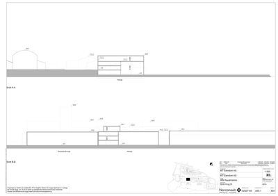 Snittegning (Snitt A-A og Snitt B-B) som viser bygningens høydeprofil, takhøyder og forhold til terreng.